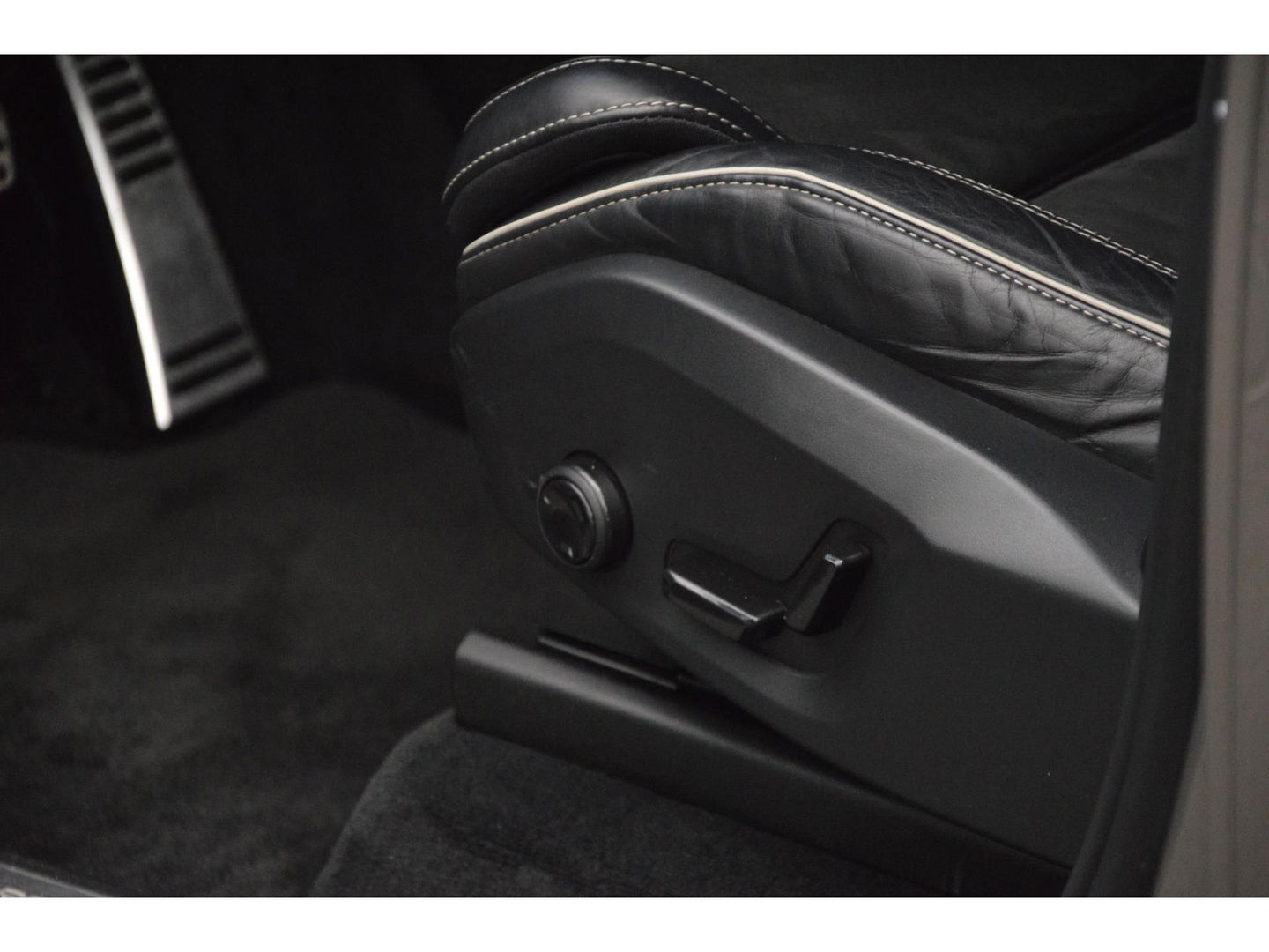 Volvo XC90 T8 Hybride AWD R-Design | Luchtvering | 360° Camera | Harman Kardon | Pilot-Assist | Stuur + Stoel Verwarmd |