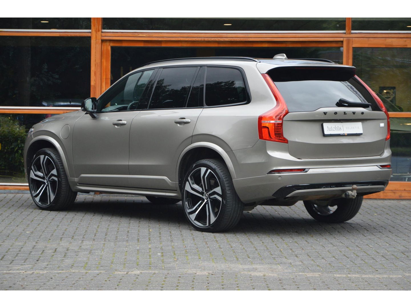 Volvo XC90 T8 Hybride AWD R-Design | Luchtvering | 360° Camera | Harman Kardon | Pilot-Assist | Stuur + Stoel Verwarmd |
