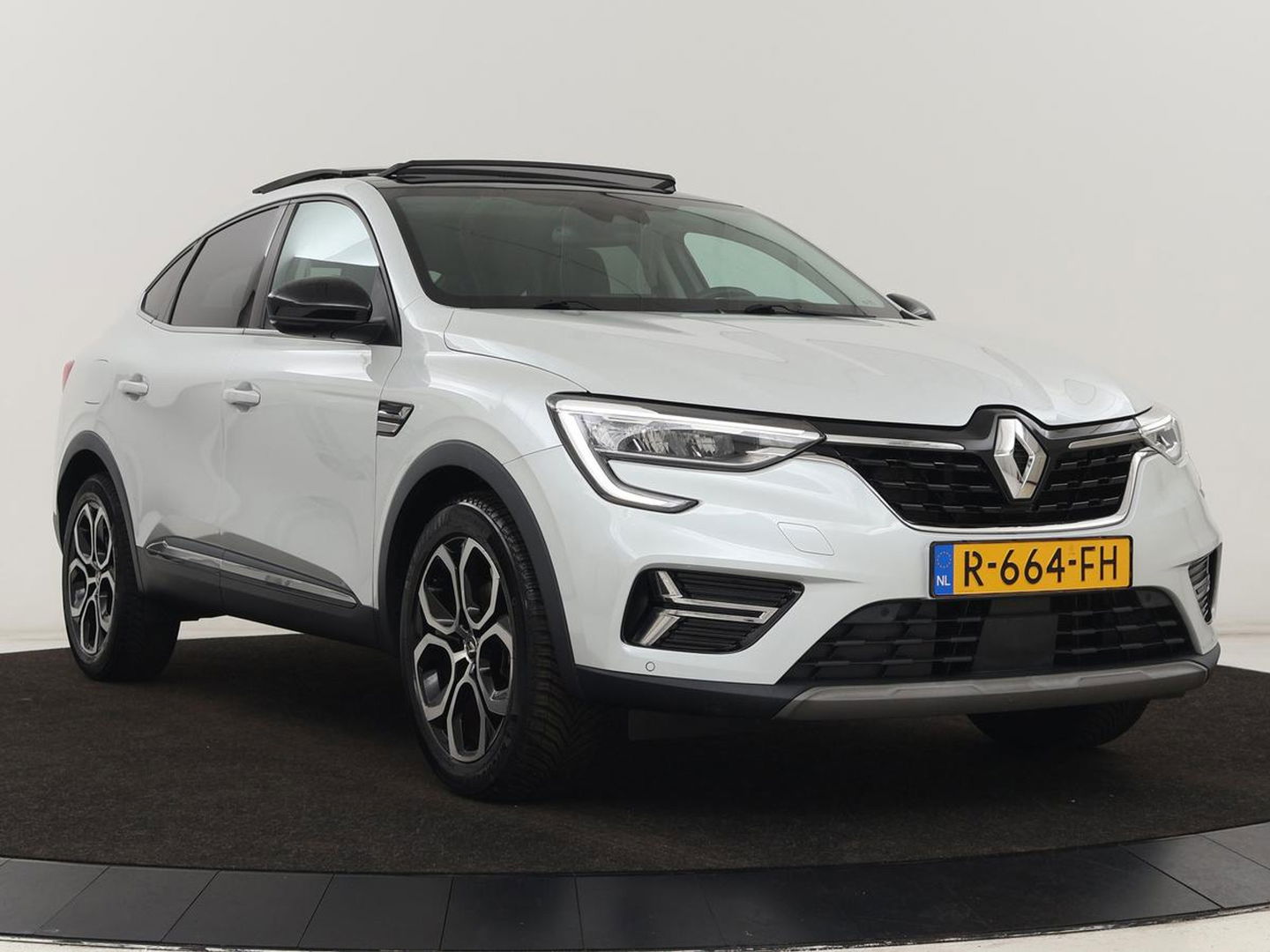 Renault Arkana 1.6 E-Tech Hybrid 145 Intens | Panoramadak | Adaptive cruise | Camera | Half leder | Carplay | Dodehoek detectie | Navigatie