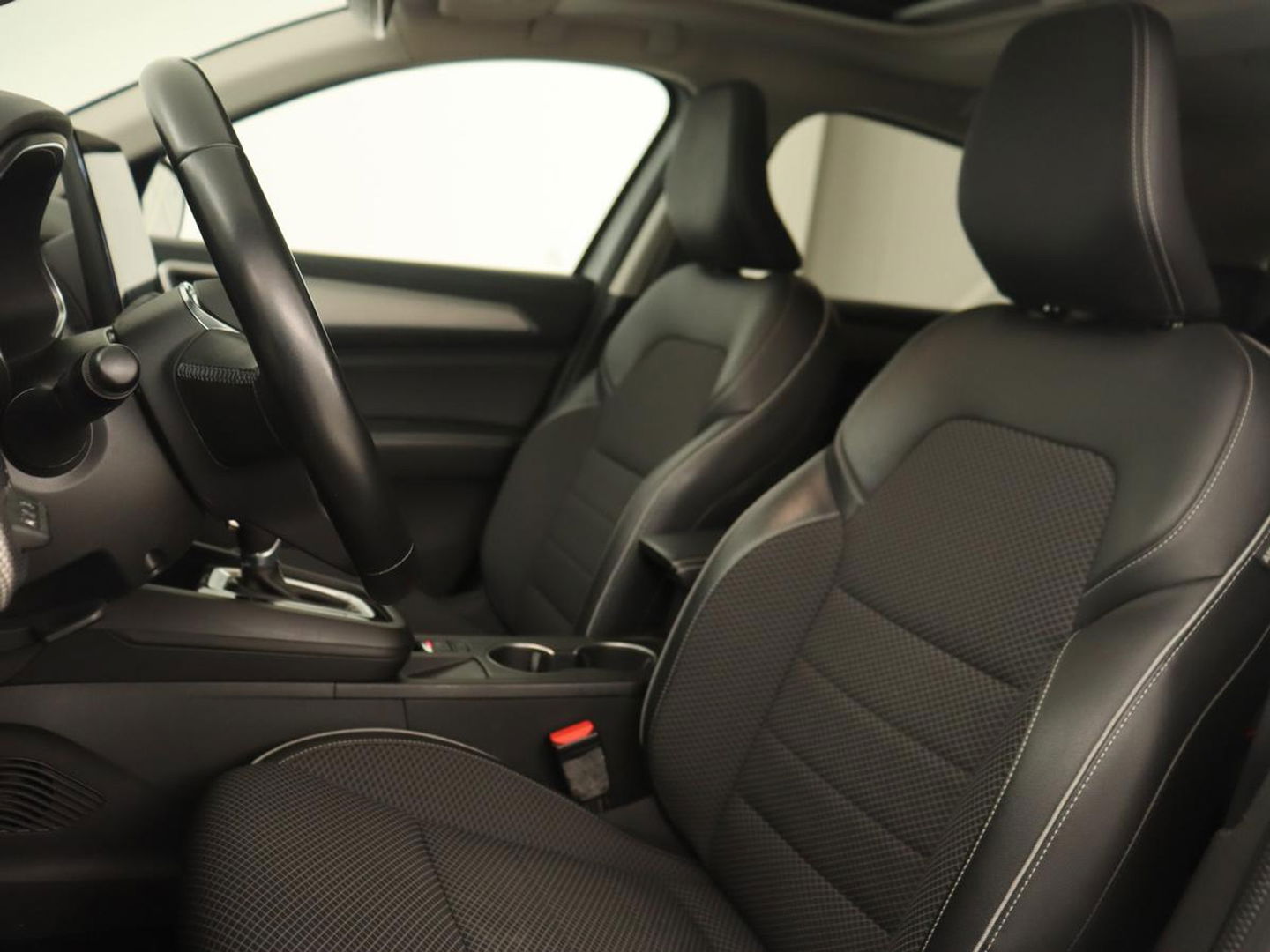 Renault Arkana 1.6 E-Tech Hybrid 145 Intens | Panoramadak | Adaptive cruise | Camera | Half leder | Carplay | Dodehoek detectie | Navigatie