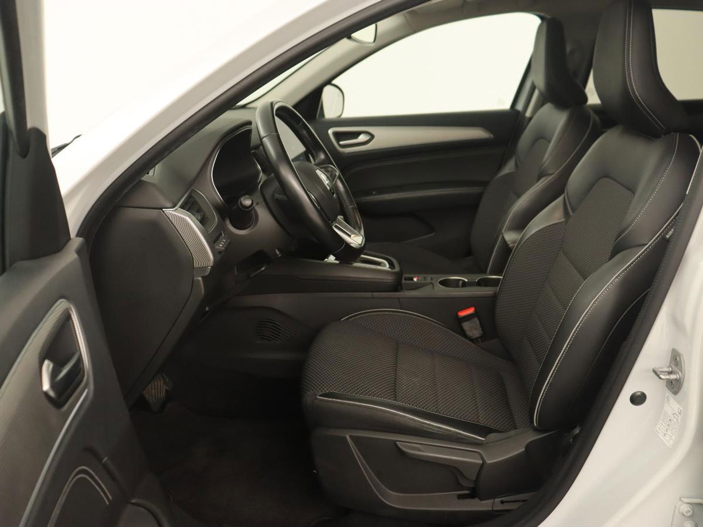 Renault Arkana 1.6 E-Tech Hybrid 145 Intens | Panoramadak | Adaptive cruise | Camera | Half leder | Carplay | Dodehoek detectie | Navigatie