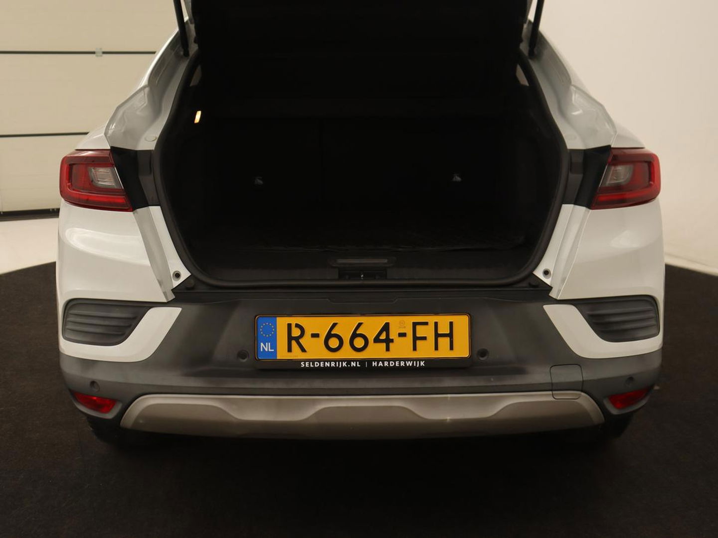 Renault Arkana 1.6 E-Tech Hybrid 145 Intens | Panoramadak | Adaptive cruise | Camera | Half leder | Carplay | Dodehoek detectie | Navigatie