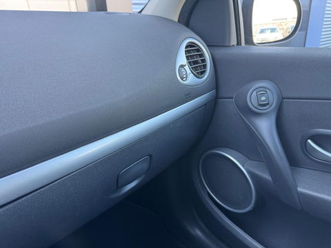 Renault Clio 1.6 GT Navi|Cruise control|Lichtmetalen velgen|Half leder