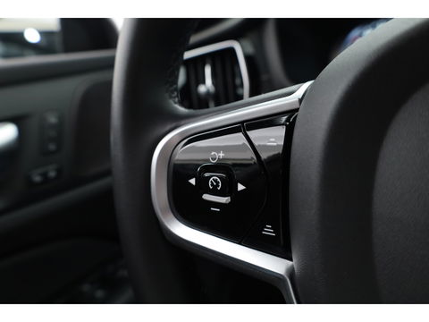 Volvo V60 2.0 B4 R-Design | 197PK | Pano-dak | Sportstoelen | ACC | Leren Dashboard | Camera | Airco separaat achter