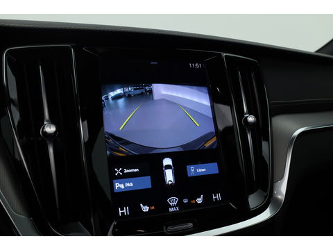 Volvo V60 2.0 B4 R-Design | 197PK | Pano-dak | Sportstoelen | ACC | Leren Dashboard | Camera | Airco separaat achter
