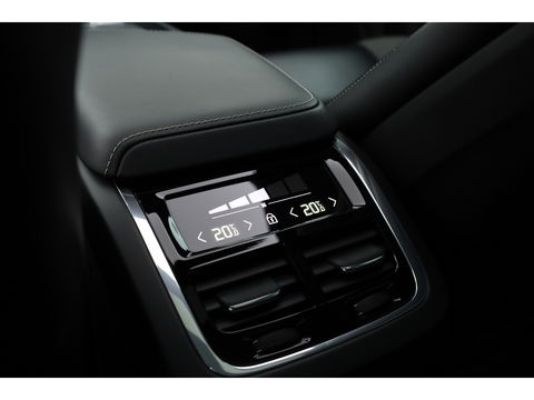 Volvo V60 2.0 B4 R-Design | 197PK | Pano-dak | Sportstoelen | ACC | Leren Dashboard | Camera | Airco separaat achter