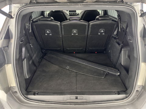 Peugeot 5008 1.6 e-THP GT-Line [ 7-Pers. ] Aut. *PANO | LEATHER-FABRIC | FULL-LED | DIGI-COCKPIT | LANE-ASSIST | BLINDS-SPOT | SPORT-SEATS | CAMERA | NAVI-FULLMAP | SHIFT-PADDLES | PRIVACY-GLASS | TOWBAR | 18''ALU*