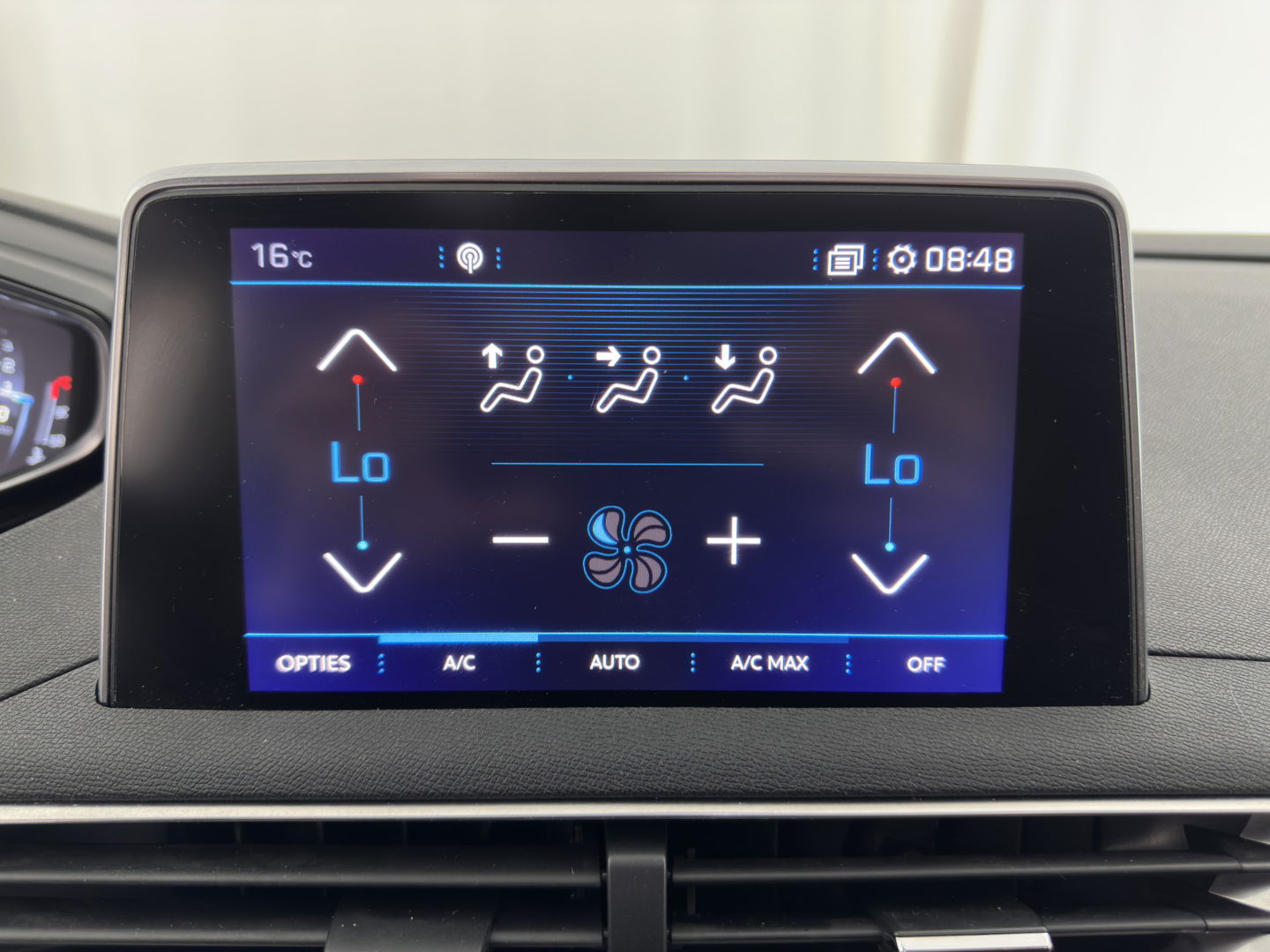 Peugeot 5008 1.6 e-THP GT-Line [ 7-Pers. ] Aut. *PANO | LEATHER-FABRIC | FULL-LED | DIGI-COCKPIT | LANE-ASSIST | BLINDS-SPOT | SPORT-SEATS | CAMERA | NAVI-FULLMAP | SHIFT-PADDLES | PRIVACY-GLASS | TOWBAR | 18''ALU*