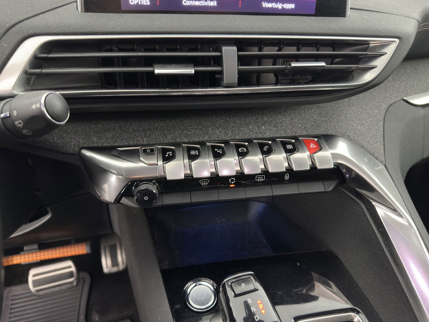 Peugeot 5008 1.6 e-THP GT-Line [ 7-Pers. ] Aut. *PANO | LEATHER-FABRIC | FULL-LED | DIGI-COCKPIT | LANE-ASSIST | BLINDS-SPOT | SPORT-SEATS | CAMERA | NAVI-FULLMAP | SHIFT-PADDLES | PRIVACY-GLASS | TOWBAR | 18''ALU*