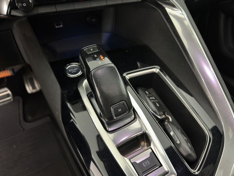 Peugeot 5008 1.6 e-THP GT-Line [ 7-Pers. ] Aut. *PANO | LEATHER-FABRIC | FULL-LED | DIGI-COCKPIT | LANE-ASSIST | BLINDS-SPOT | SPORT-SEATS | CAMERA | NAVI-FULLMAP | SHIFT-PADDLES | PRIVACY-GLASS | TOWBAR | 18''ALU*