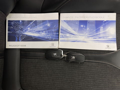 Peugeot 5008 1.6 e-THP GT-Line [ 7-Pers. ] Aut. *PANO | LEATHER-FABRIC | FULL-LED | DIGI-COCKPIT | LANE-ASSIST | BLINDS-SPOT | SPORT-SEATS | CAMERA | NAVI-FULLMAP | SHIFT-PADDLES | PRIVACY-GLASS | TOWBAR | 18''ALU*