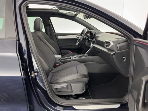 SEAT Leon Sportstourer 2.0 TDI FR Business Intense (INCL-BTW) Aut.  *PANO | FULL-LED | ADAPTIVE-CRUISE | DIGI-COCKPIT | NAVI-FULLMAP | LEATHER-MICROFIBRE | CARPLAY | KEYLESS | SHIFT-PADDLES | SPORT-SEATS | AMBIENT-LIGHT | CAMERA | 17''ALU | T