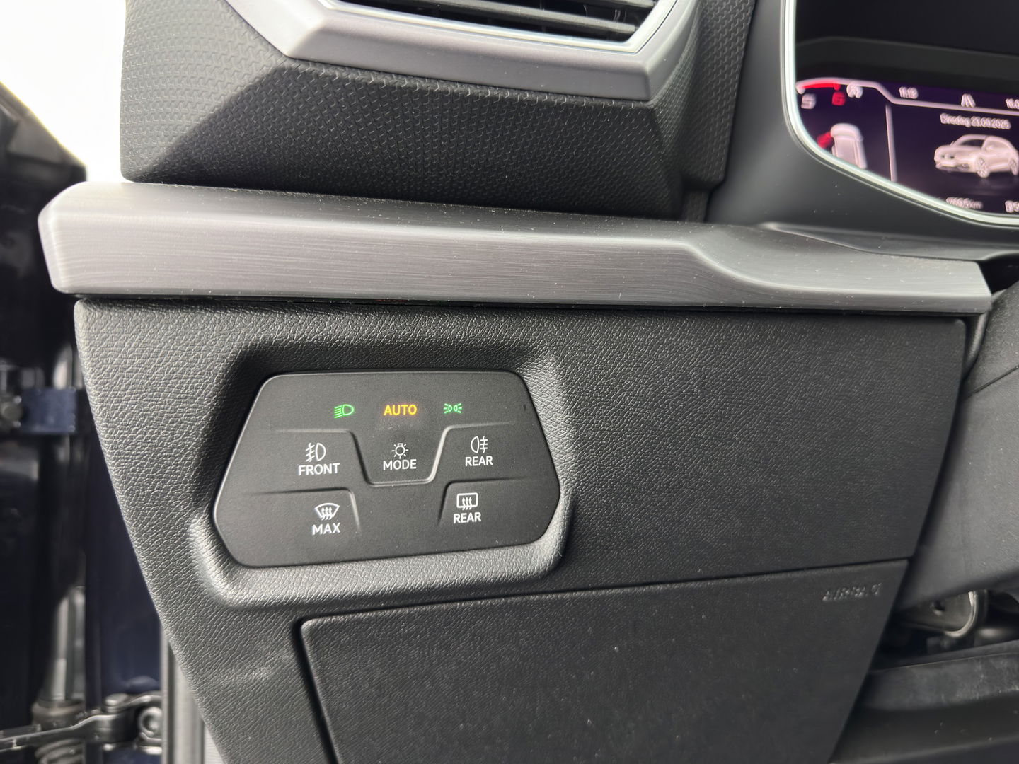 SEAT Leon Sportstourer 2.0 TDI FR Business Intense (INCL-BTW) Aut. *PANO | FULL-LED | ADAPTIVE-CRUISE | DIGI-COCKPIT | NAVI-FULLMAP | LEATHER-MICROFIBRE | CARPLAY | KEYLESS | SHIFT-PADDLES | SPORT-SEATS | AMBIENT-LIGHT | CAMERA | 17''ALU | T