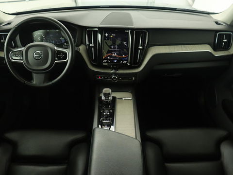 Volvo XC60 2.0 T8 Twin Engine AWD Inscription | Panoramadak | Trekhaak | Leder | Stoelverwarming | Camera | Adaptive cruise | Carplay | Navigatie | Full LED