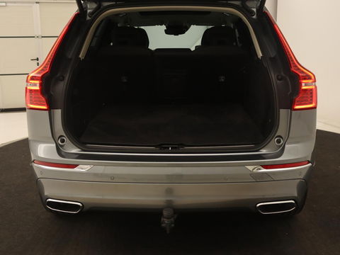 Volvo XC60 2.0 T8 Twin Engine AWD Inscription | Panoramadak | Trekhaak | Leder | Stoelverwarming | Camera | Adaptive cruise | Carplay | Navigatie | Full LED