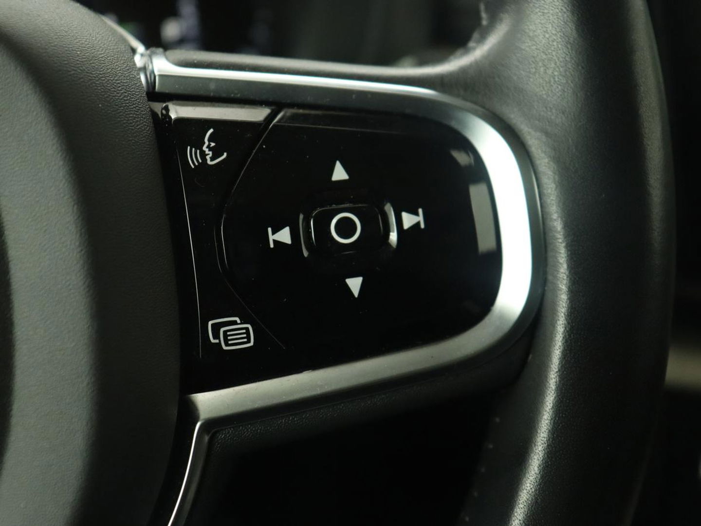 Volvo XC60 2.0 T8 Twin Engine AWD Inscription | Panoramadak | Trekhaak | Leder | Stoelverwarming | Camera | Adaptive cruise | Carplay | Navigatie | Full LED