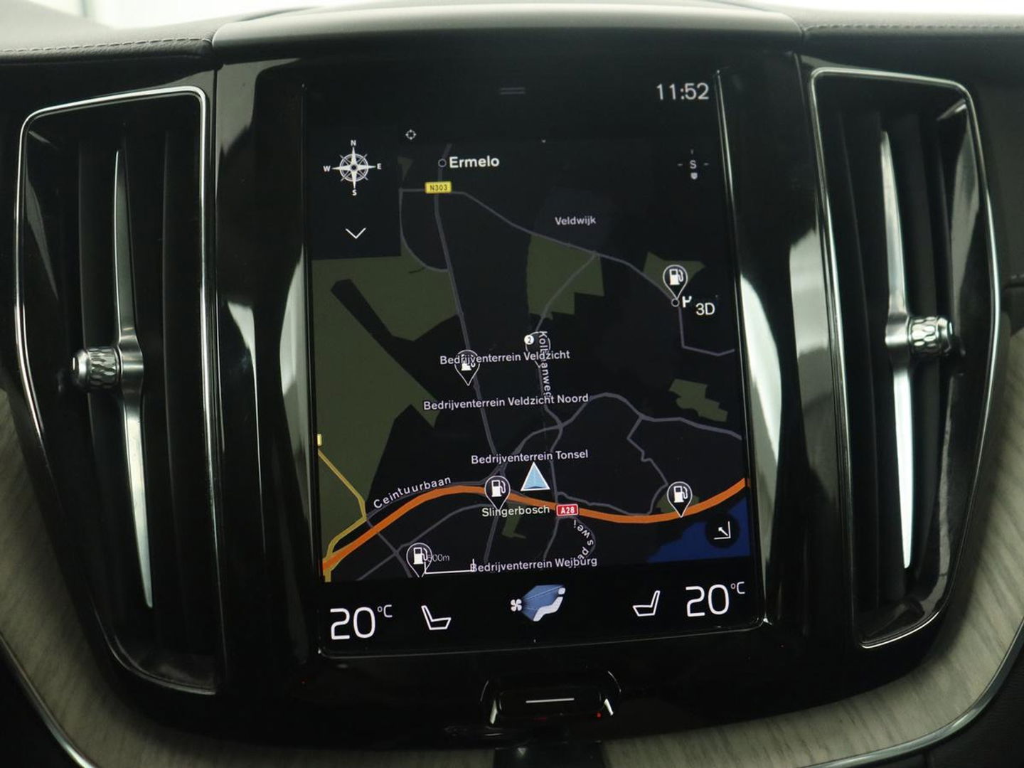 Volvo XC60 2.0 T8 Twin Engine AWD Inscription | Panoramadak | Trekhaak | Leder | Stoelverwarming | Camera | Adaptive cruise | Carplay | Navigatie | Full LED