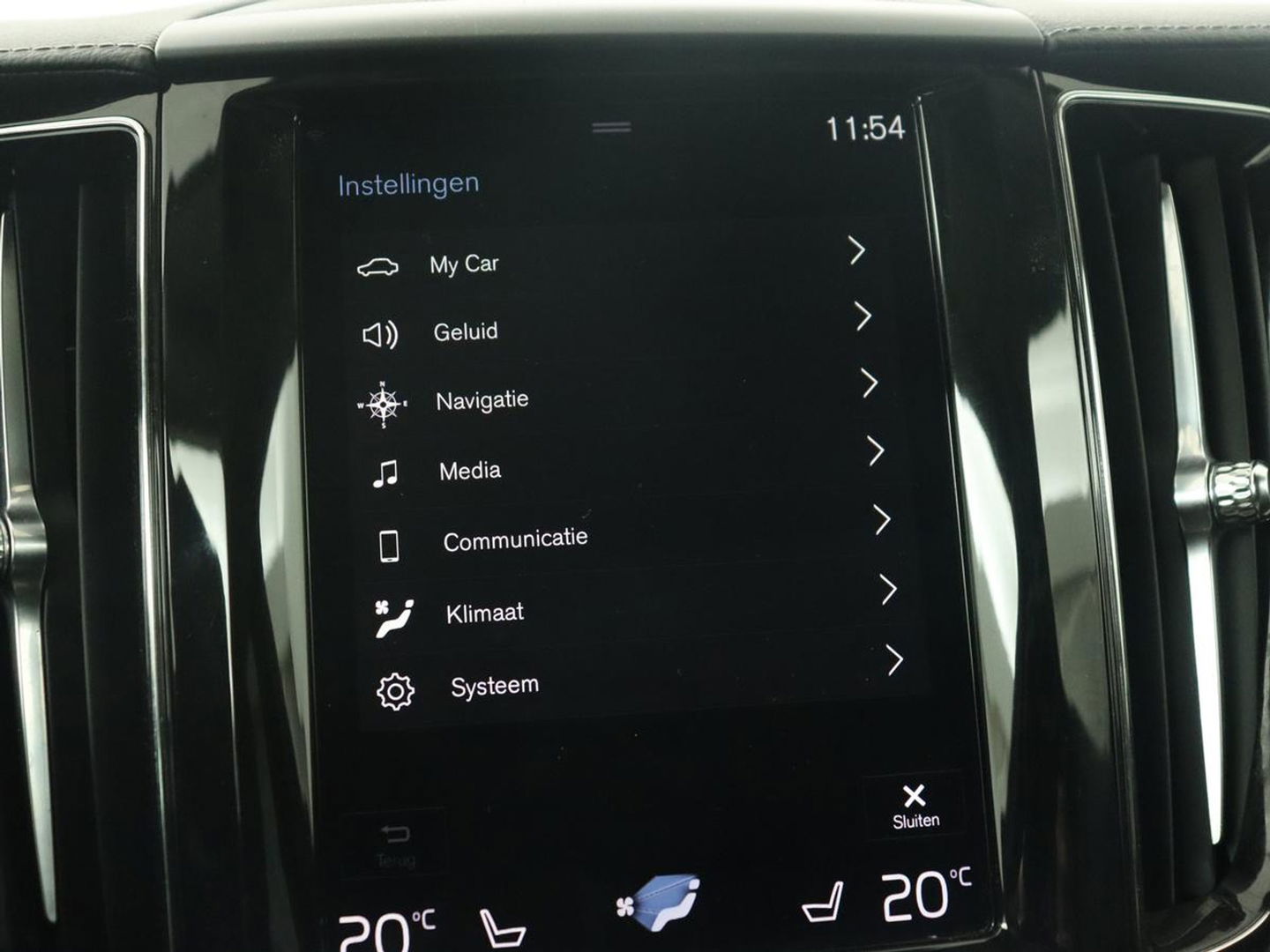 Volvo XC60 2.0 T8 Twin Engine AWD Inscription | Panoramadak | Trekhaak | Leder | Stoelverwarming | Camera | Adaptive cruise | Carplay | Navigatie | Full LED