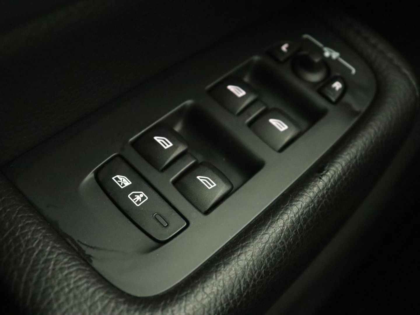 Volvo XC60 2.0 T8 Twin Engine AWD Inscription | Panoramadak | Trekhaak | Leder | Stoelverwarming | Camera | Adaptive cruise | Carplay | Navigatie | Full LED