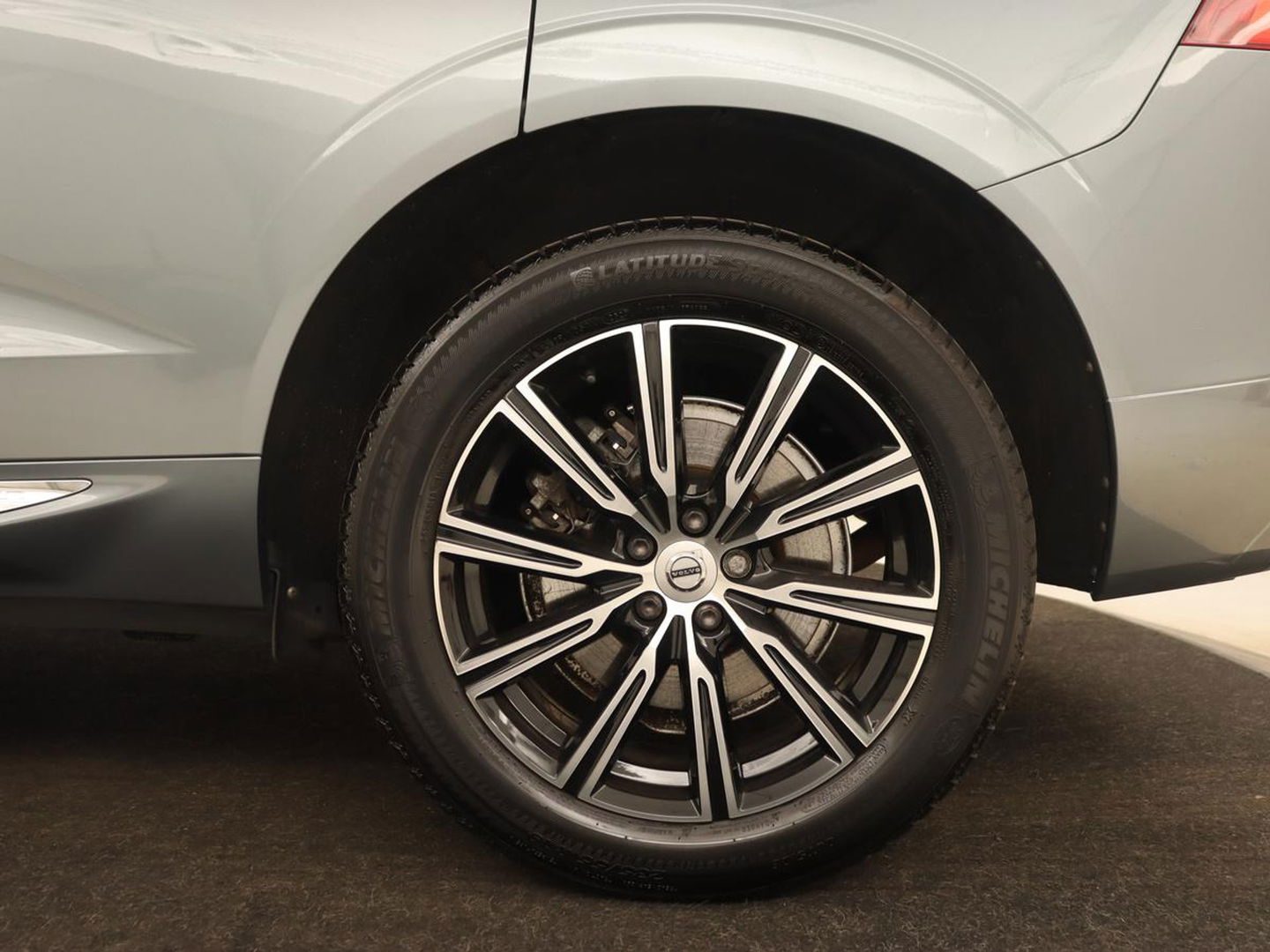 Volvo XC60 2.0 T8 Twin Engine AWD Inscription | Panoramadak | Trekhaak | Leder | Stoelverwarming | Camera | Adaptive cruise | Carplay | Navigatie | Full LED
