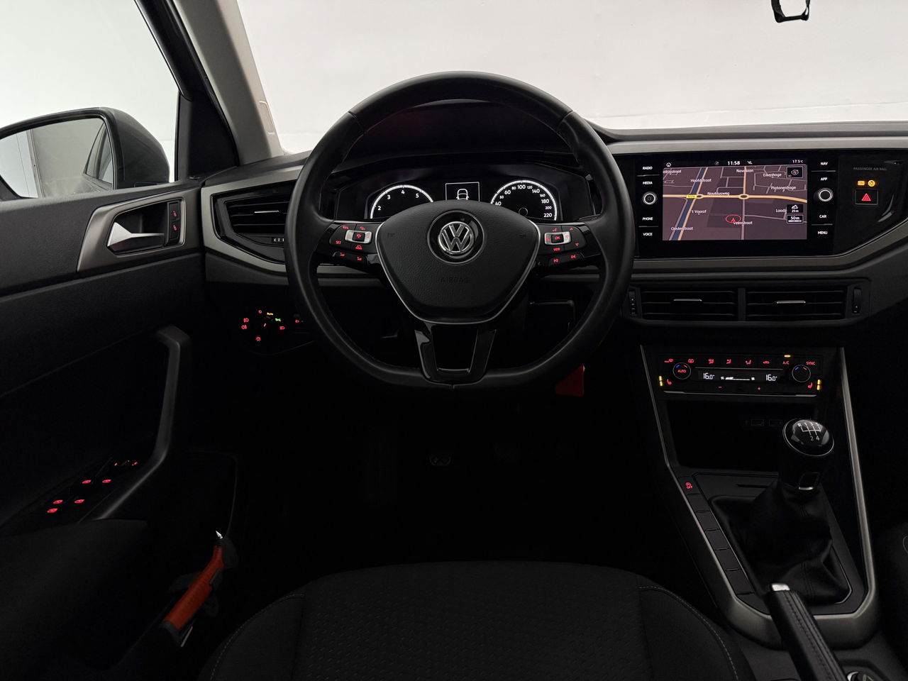 Volkswagen Polo 1.0 TSI | LED | Carplay | Adaptive Cruise | Navigatie | Stoelverw. | NAP