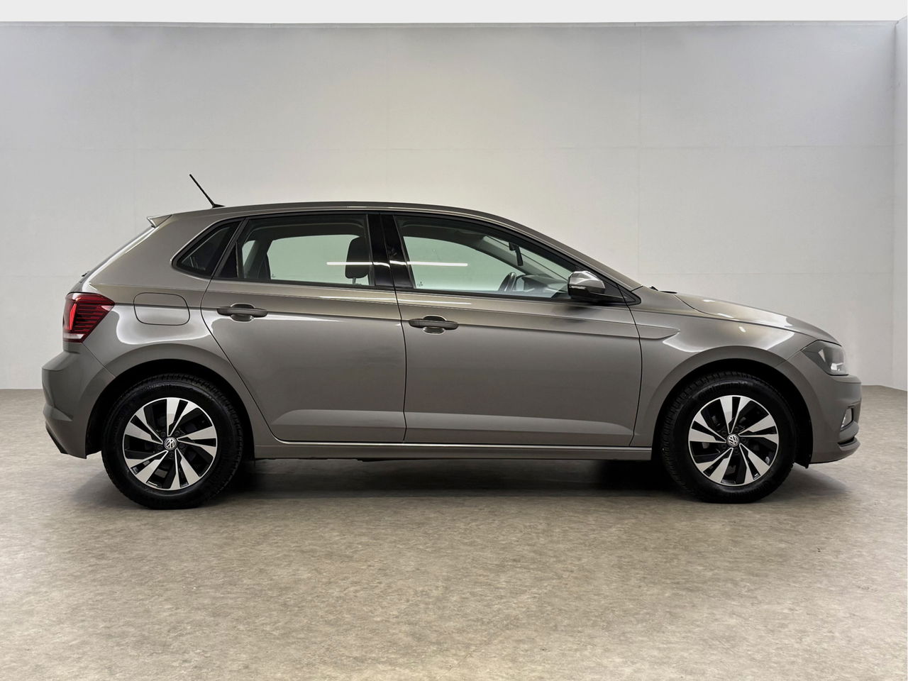 Volkswagen Polo 1.0 TSI | LED | Carplay | Adaptive Cruise | Navigatie | Stoelverw. | NAP