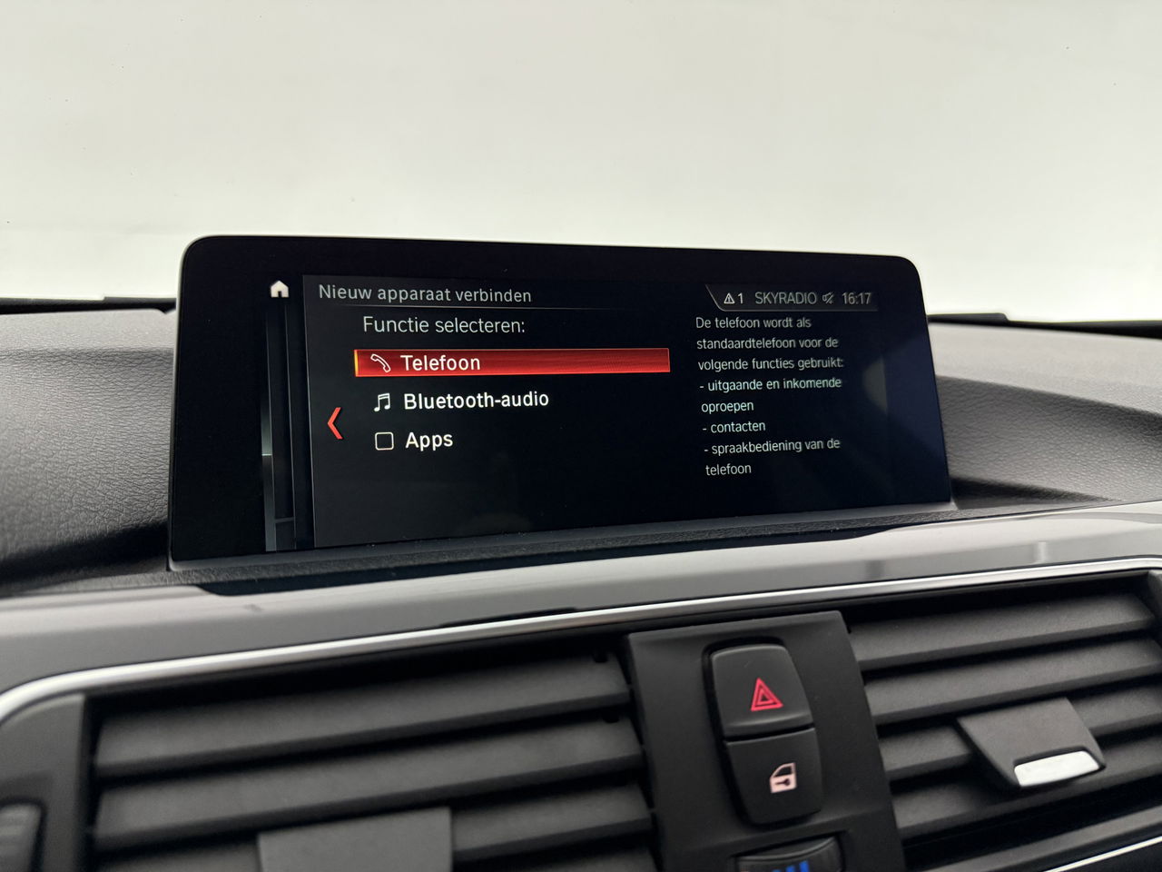 BMW 3 Serie 318i Executive LED Clima Cruise Navigatie PDC 16''LMV