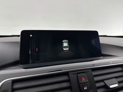 BMW 3 Serie 318i Executive LED Clima Cruise Navigatie PDC 16''LMV