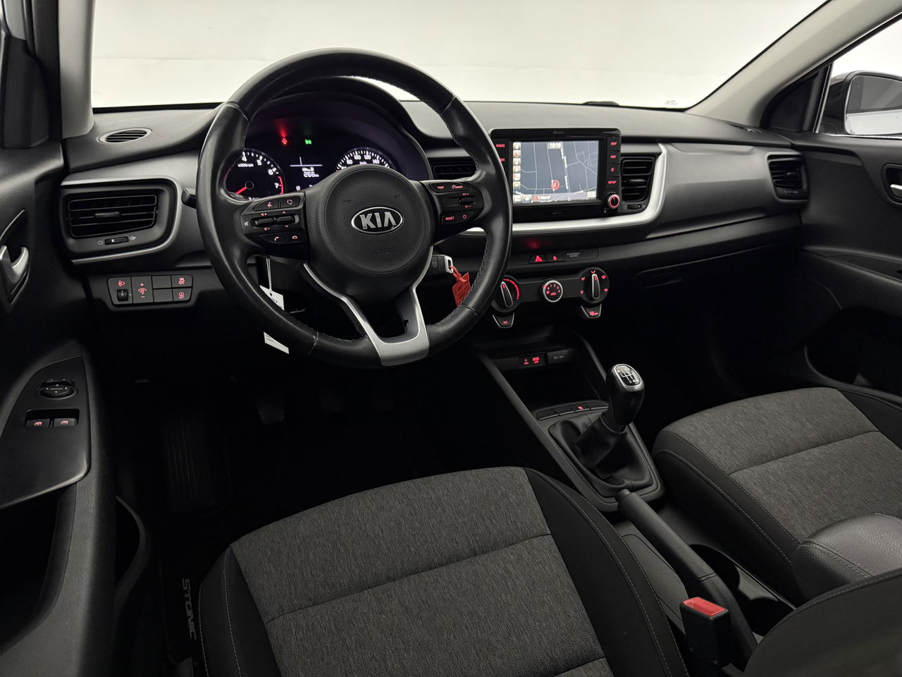 Kia Stonic 1.0 T-GDi LED | Carplay | Airco | Cruise | Navigatie | Parkeersensoren | 17''LMV