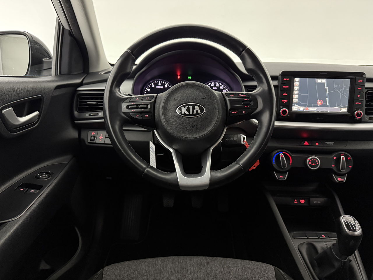 Kia Stonic 1.0 T-GDi LED | Carplay | Airco | Cruise | Navigatie | Parkeersensoren | 17''LMV