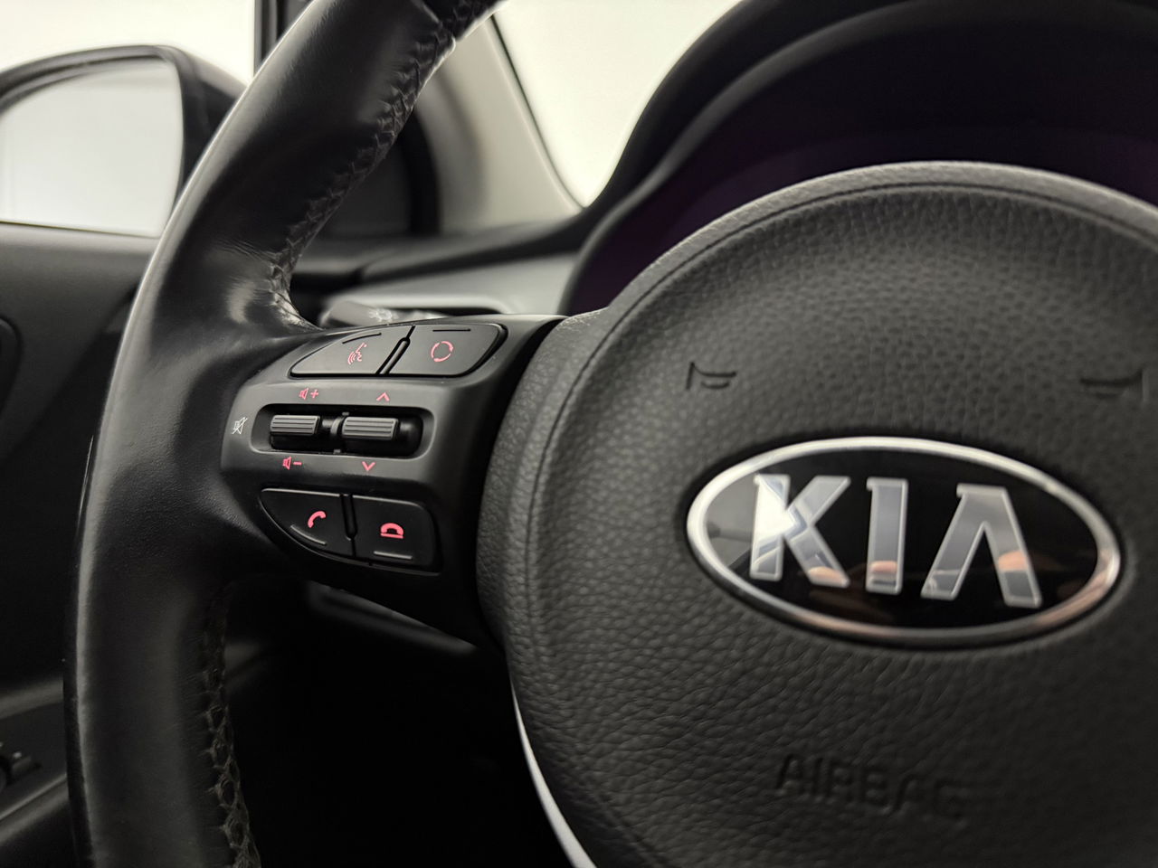 Kia Stonic 1.0 T-GDi LED | Carplay | Airco | Cruise | Navigatie | Parkeersensoren | 17''LMV