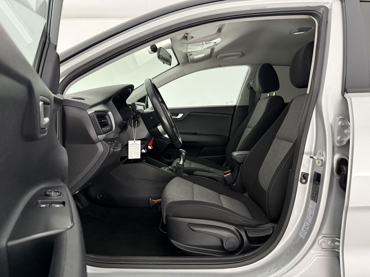 Kia Stonic 1.0 T-GDi LED | Carplay | Airco | Cruise | Navigatie | Parkeersensoren | 17''LMV