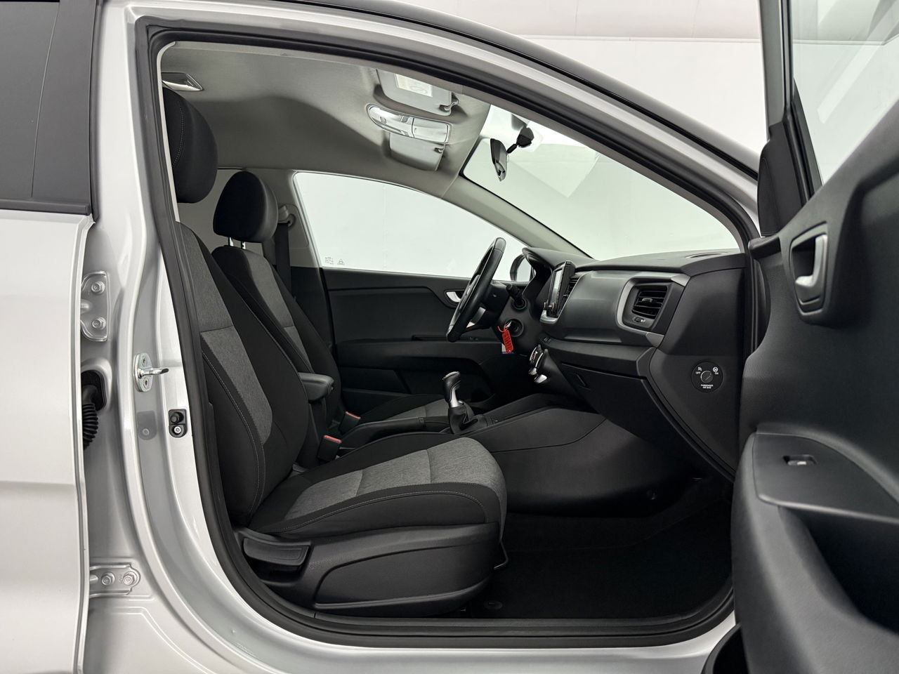 Kia Stonic 1.0 T-GDi LED | Carplay | Airco | Cruise | Navigatie | Parkeersensoren | 17''LMV