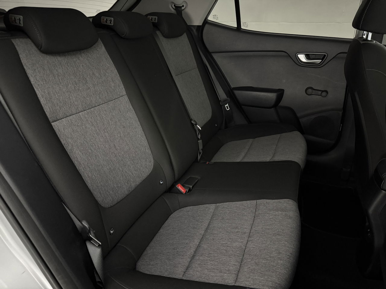 Kia Stonic 1.0 T-GDi LED | Carplay | Airco | Cruise | Navigatie | Parkeersensoren | 17''LMV