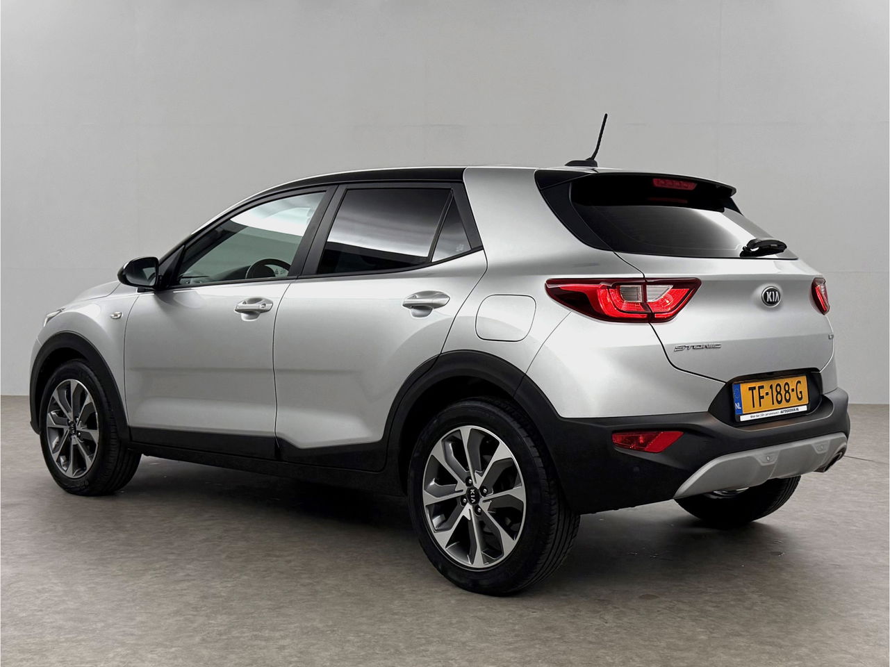 Kia Stonic 1.0 T-GDi LED | Carplay | Airco | Cruise | Navigatie | Parkeersensoren | 17''LMV