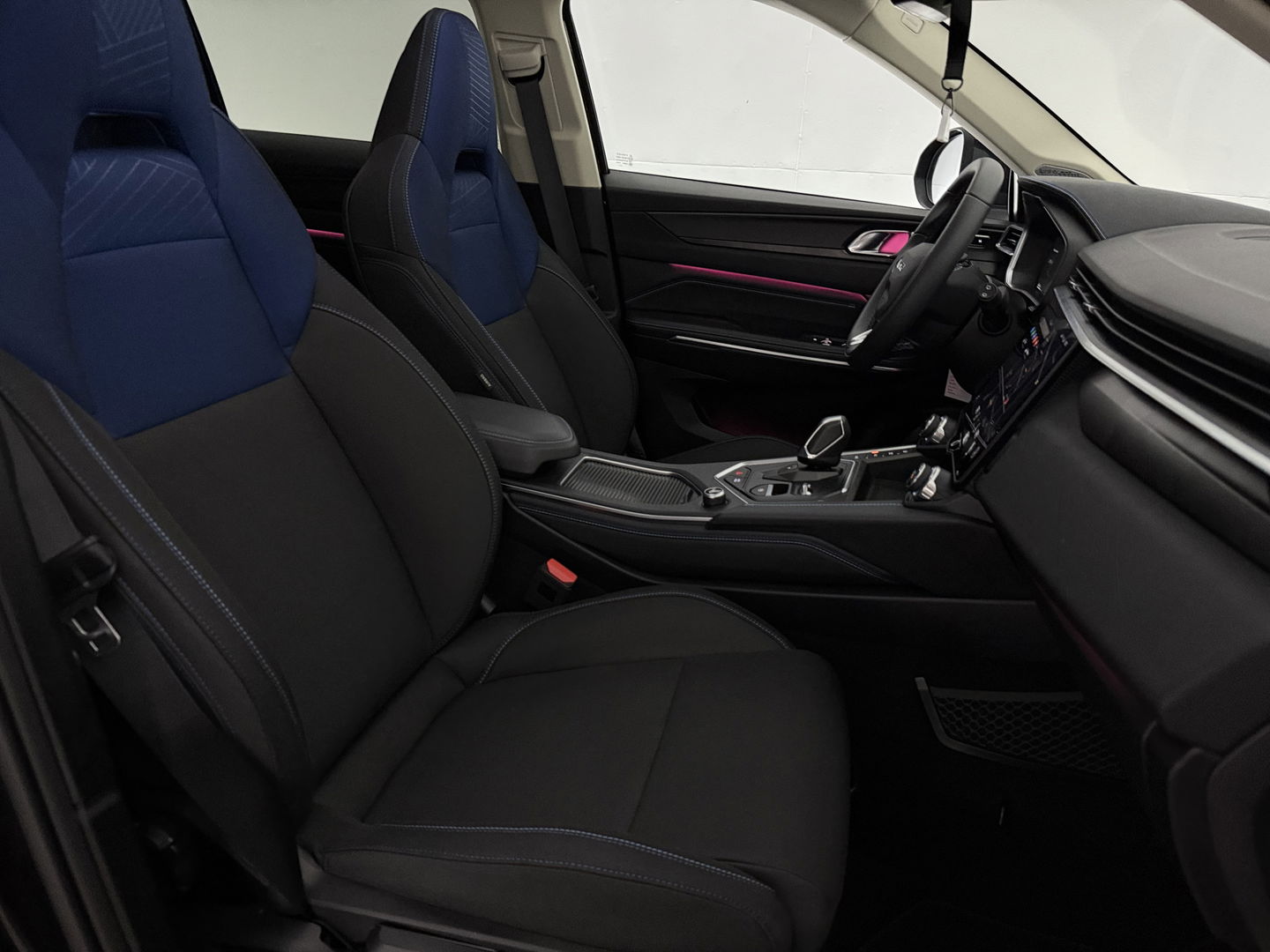 Lynk Co 01 1.5 262PK l Pano l Sfeer l LED l 360° l Memory l Virtual l  Carplay l Navi l Adaptive