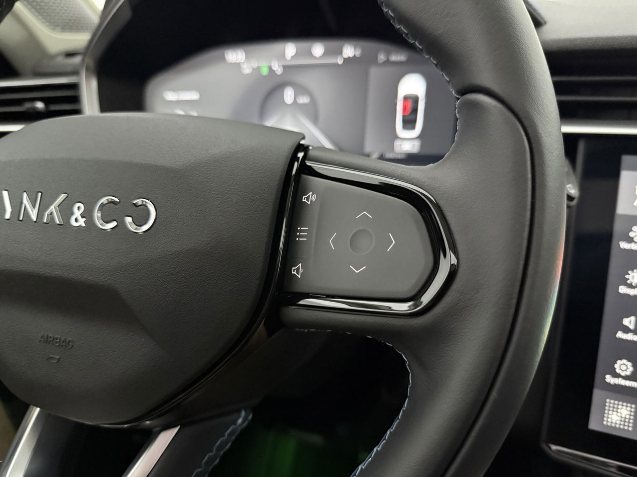 Lynk Co 01 1.5 262PK Pano LED Sfeer 360Camera Memory ACC Virtual Carplay Clima Navi PDC 20"LMV