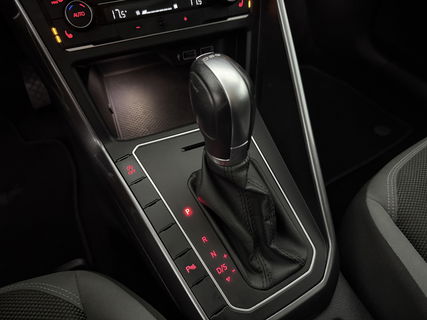 Volkswagen Polo 1.0 TSI Highline | Carplay | DSG | Navigatie | Parkeersens. | Clima | LED