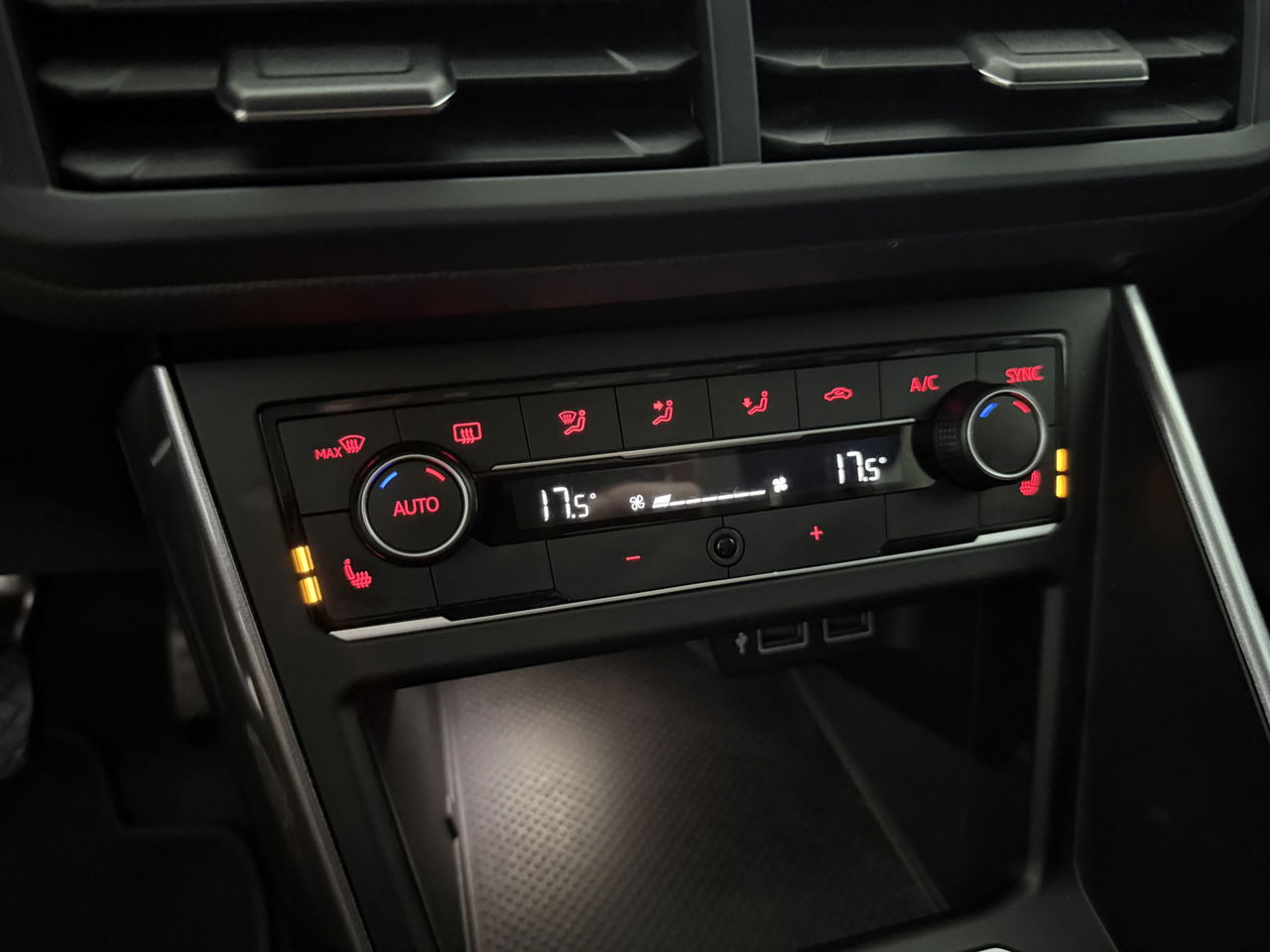 Volkswagen Polo 1.0 TSI Highline | Carplay | DSG | Navigatie | Parkeersens. | Clima | LED