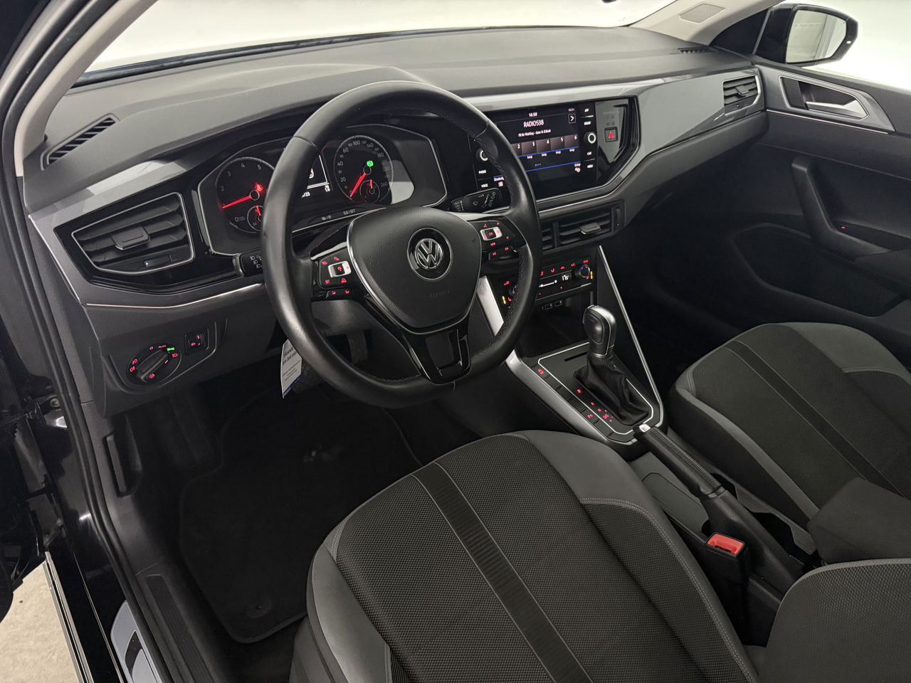 Volkswagen Polo 1.0 TSI Highline | Carplay | DSG | Navigatie | Parkeersens. | Clima | LED