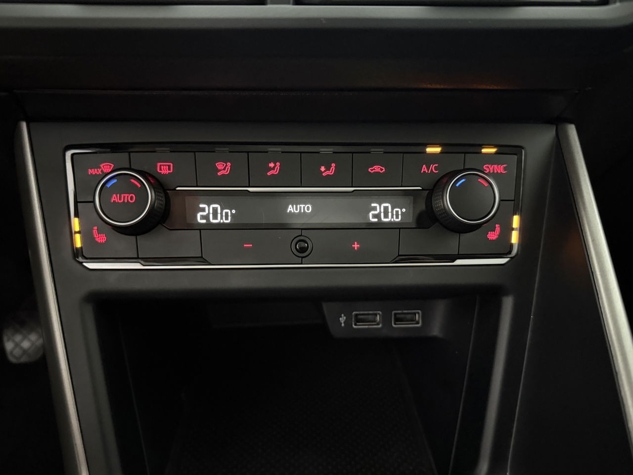 Volkswagen Polo 1.0 TSI Comfortline | Carplay | Adaptive Cruise | Navigatie | LED | NAP