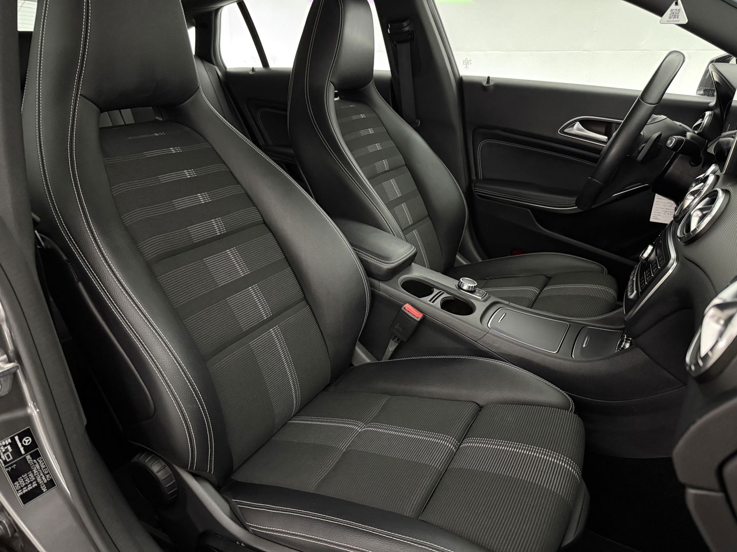 Mercedes-Benz CLA-Klasse 180 AMG | Camera | Trekh | Carplay | Cruise | Navi | LED | NAP