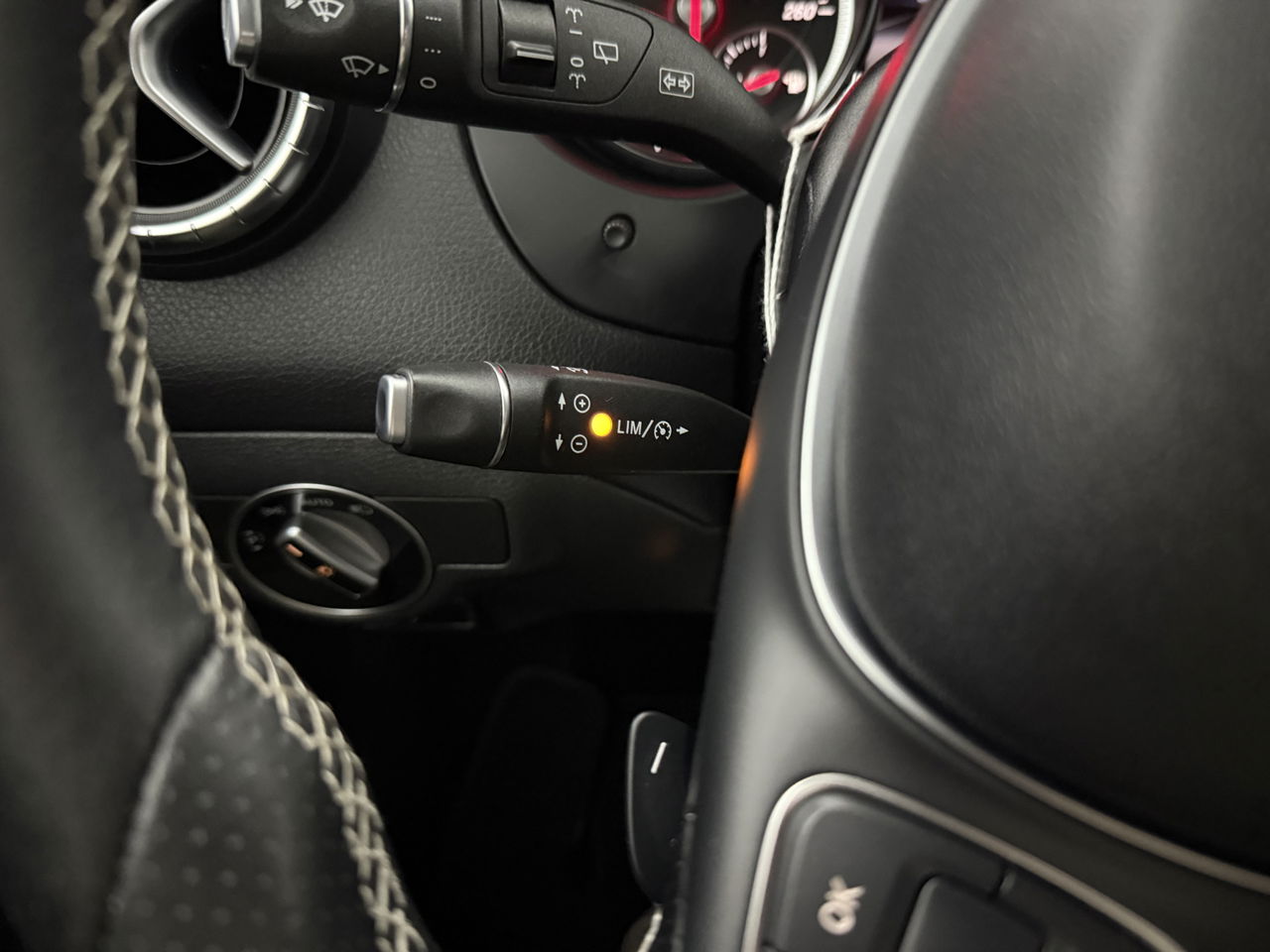 Mercedes-Benz CLA-Klasse 180 AMG | Camera | Trekh | Navigatie | Carplay | LED | Cruise | NAP