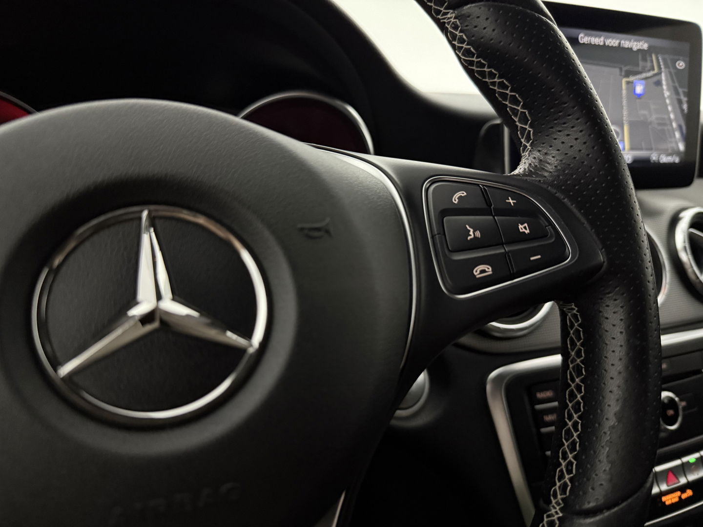 Mercedes-Benz CLA-Klasse 180 AMG | Camera | Trekh | Carplay | Cruise | Navi | LED | NAP