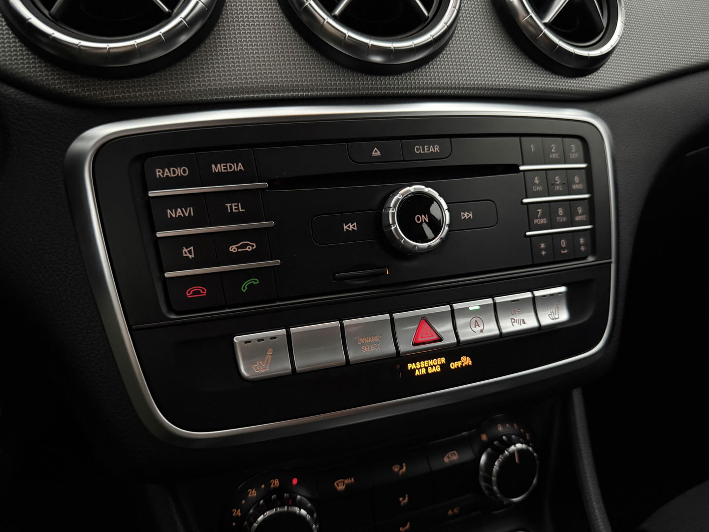 Mercedes-Benz CLA-Klasse 180 AMG | Camera | Trekh | Carplay | Cruise | Navi | LED | NAP