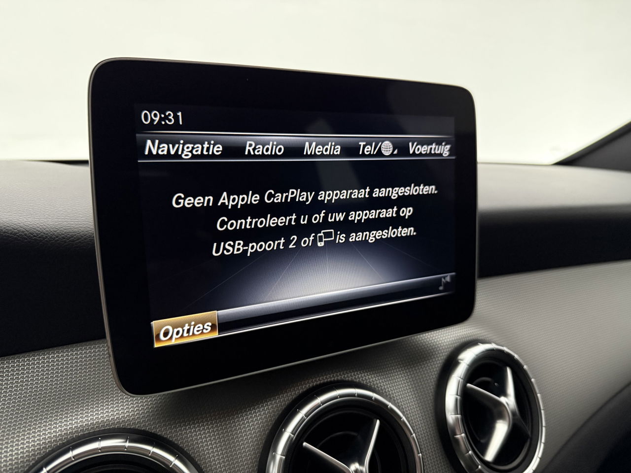 Mercedes-Benz CLA-Klasse 180 AMG | Camera | Trekh | Navigatie | Carplay | LED | Cruise | NAP