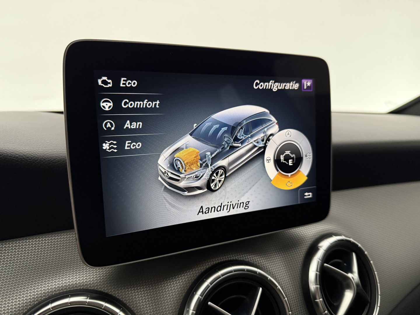 Mercedes-Benz CLA-Klasse 180 AMG | Camera | Trekh | Carplay | Cruise | Navi | LED | NAP