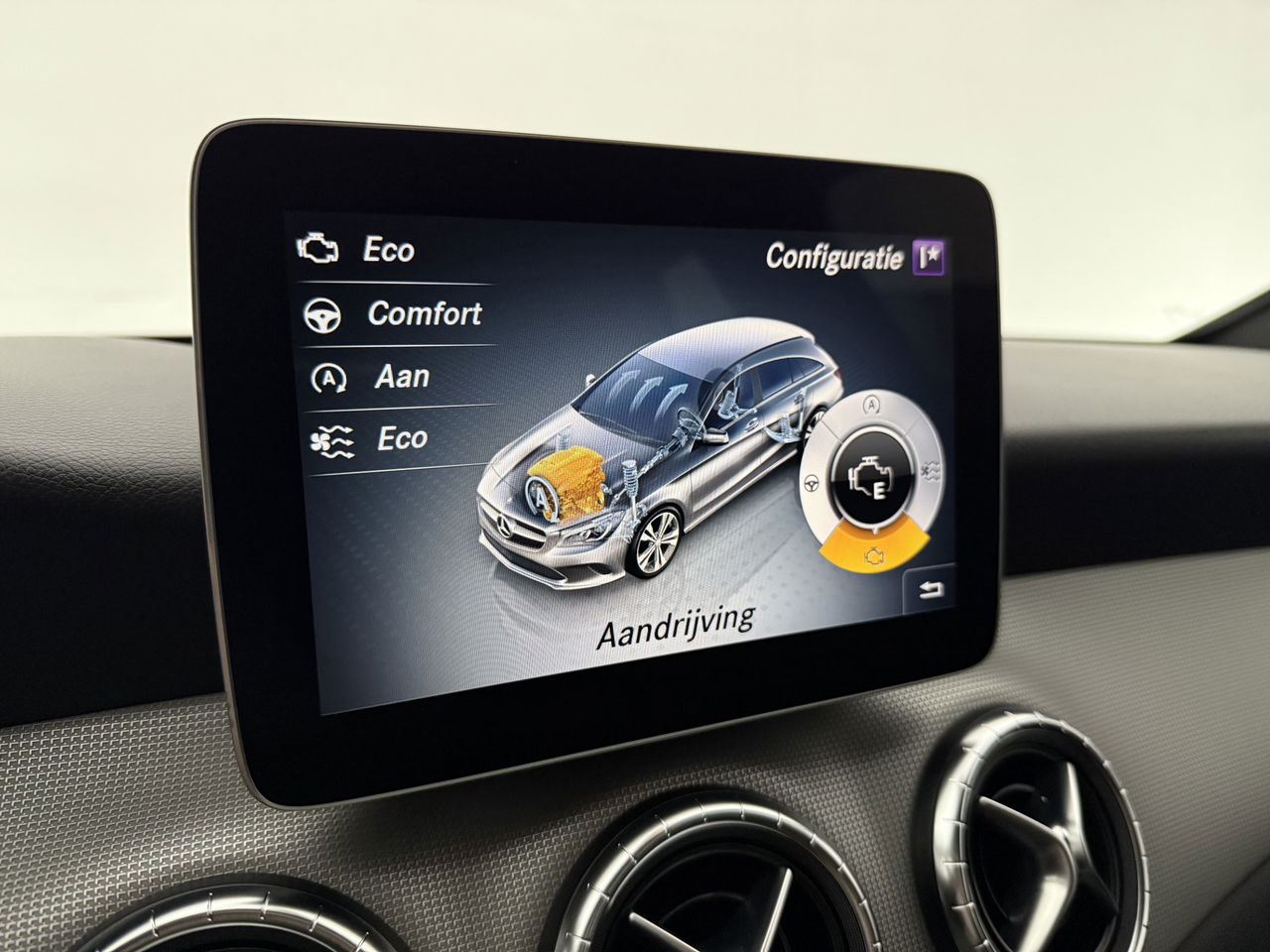 Mercedes-Benz CLA-Klasse 180 AMG | Camera | Trekh | Navigatie | Carplay | LED | Cruise | NAP
