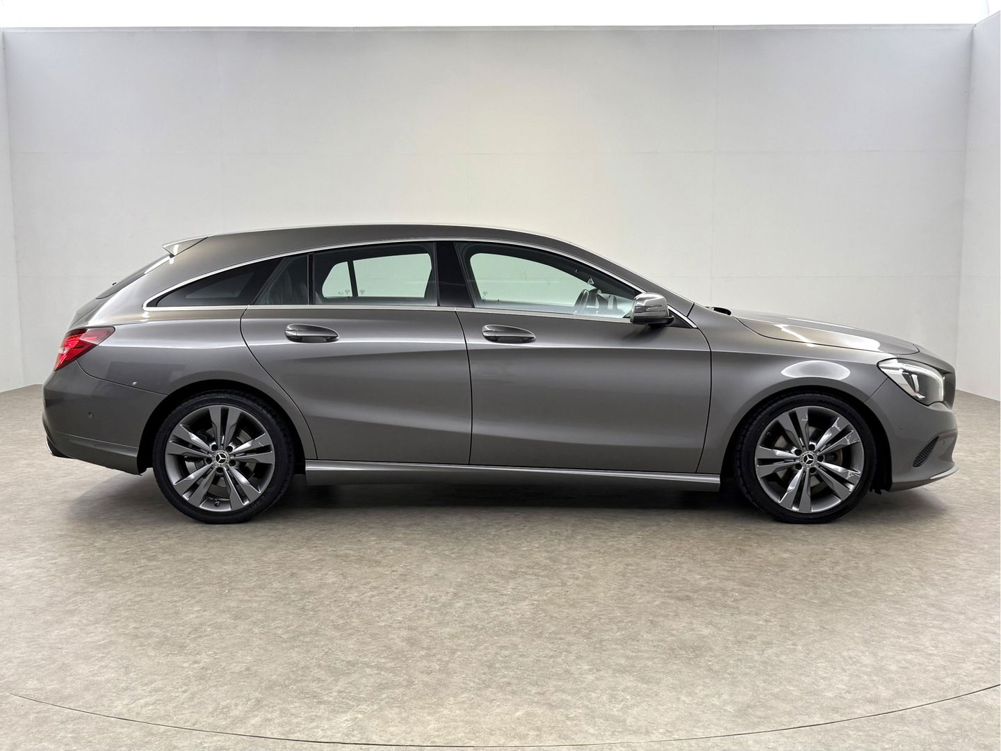 Mercedes-Benz CLA-Klasse 180 AMG | Camera | Trekh | Carplay | Cruise | Navi | LED | NAP