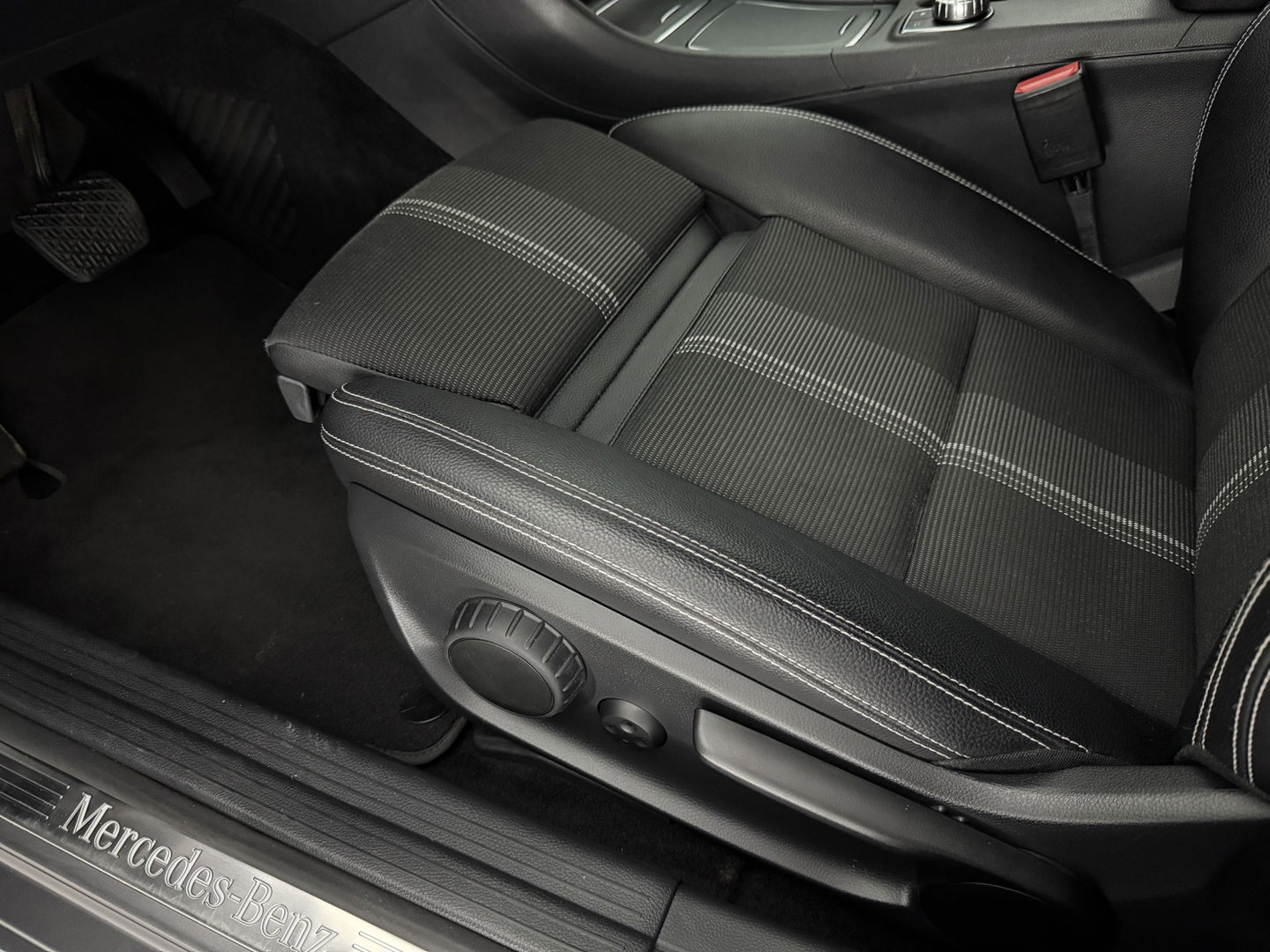 Mercedes-Benz CLA-Klasse 180 AMG | Camera | Trekh | Carplay | Cruise | Navi | LED | NAP